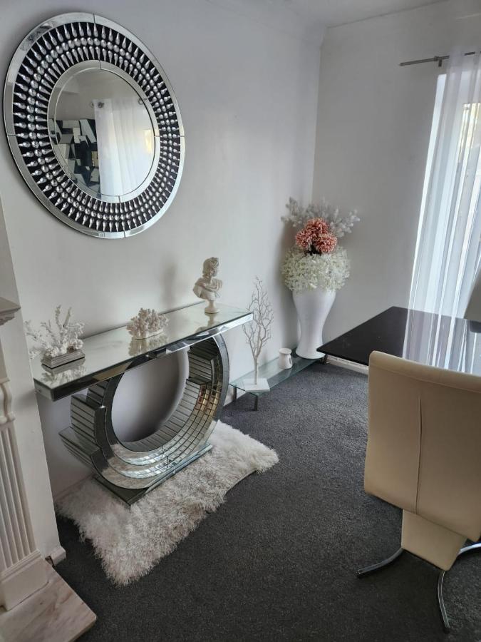 Private Luxurious Space Basildon  Buitenkant foto