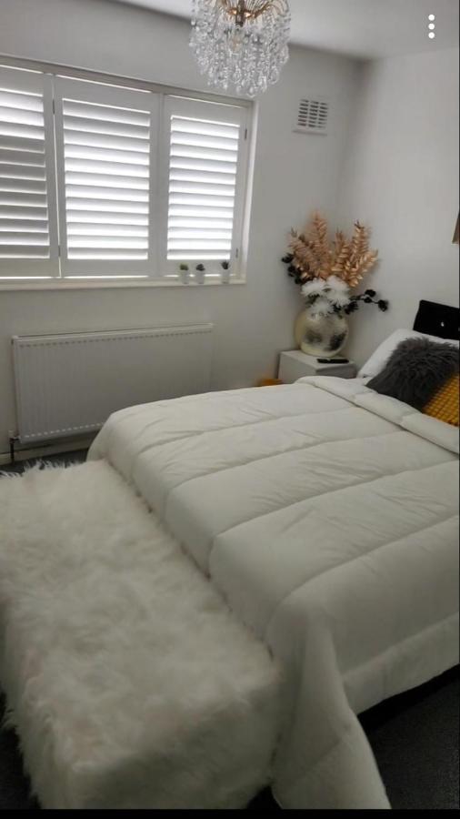 Private Luxurious Space Basildon  Buitenkant foto