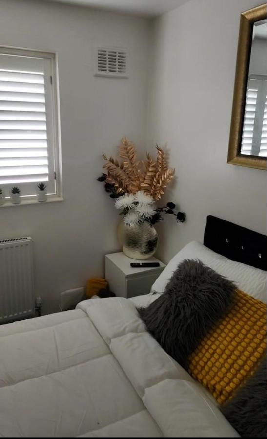 Private Luxurious Space Basildon  Buitenkant foto